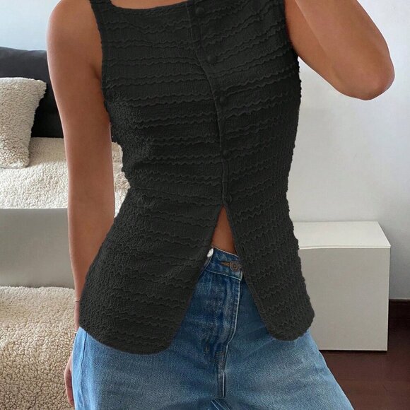 Black Casual Women's Buttoned Front Sleeveless Minimalist Blouse - Picture 6 of 7